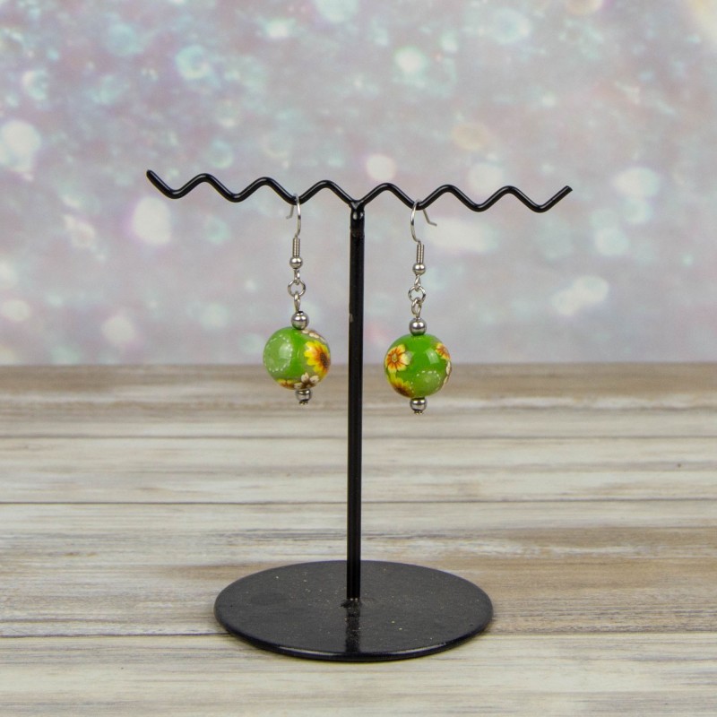 Flashback seventies garanti avec cette perle verte et ses fleurs vintage ! Flashback seventies garanti avec cette perle verte et ses fleurs vintage !