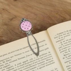 Rose, douceur & lecture – Un instant de tendresse à partager.