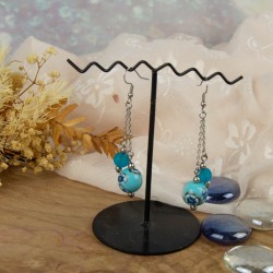 Reflets et fantaisie : ces boucles d’oreilles subliment votre style avec légèreté.