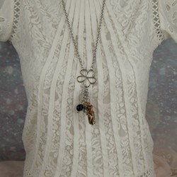 Vue portée, montrant sa légèreté et son mouvement