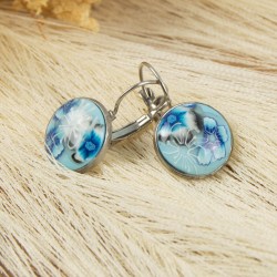 Dormeuses bleues, cabochon fleuri, milleriori