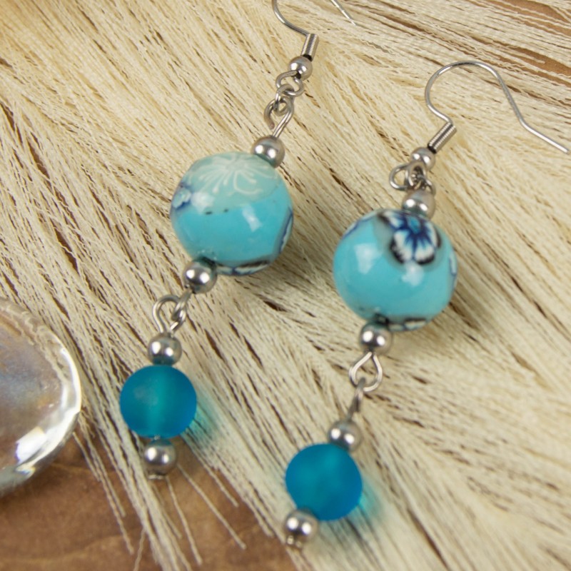 association de perle fait main et perle de verre, élégance et mouvement, tout en légèreté