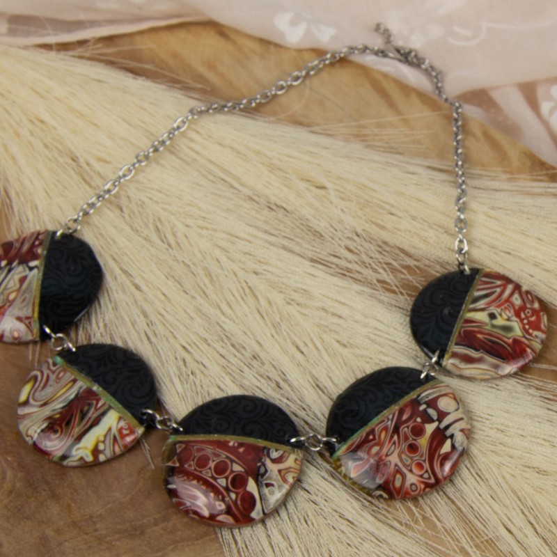 Détail du collier Baroque, chic et élégance réunies autour de votre cou