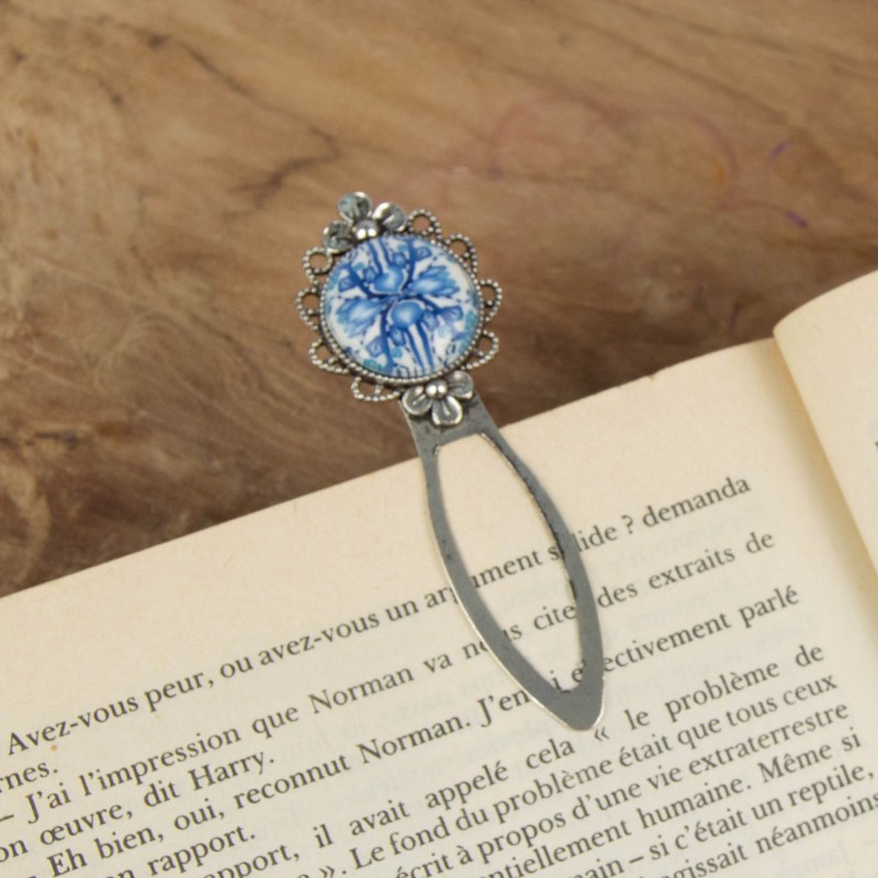 bulle de résine, nuages cotonneux ciel bleu clair bulle de résine, nuages cotonneux ciel bleu clair
